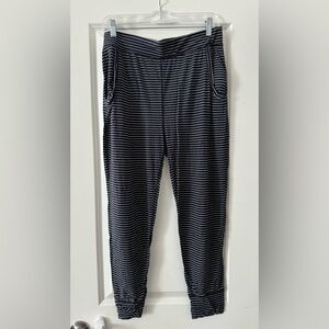 Gapbody pure body women’s lounge pant. Modal material. Navy and white. Size M.